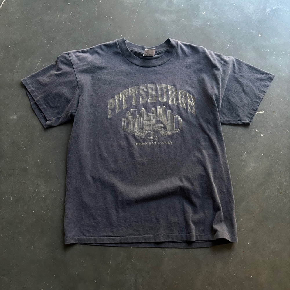 Vintage Oneita Pittsburgh Pennsylvania Skyline T Shirt XL Black Made in USA 90s